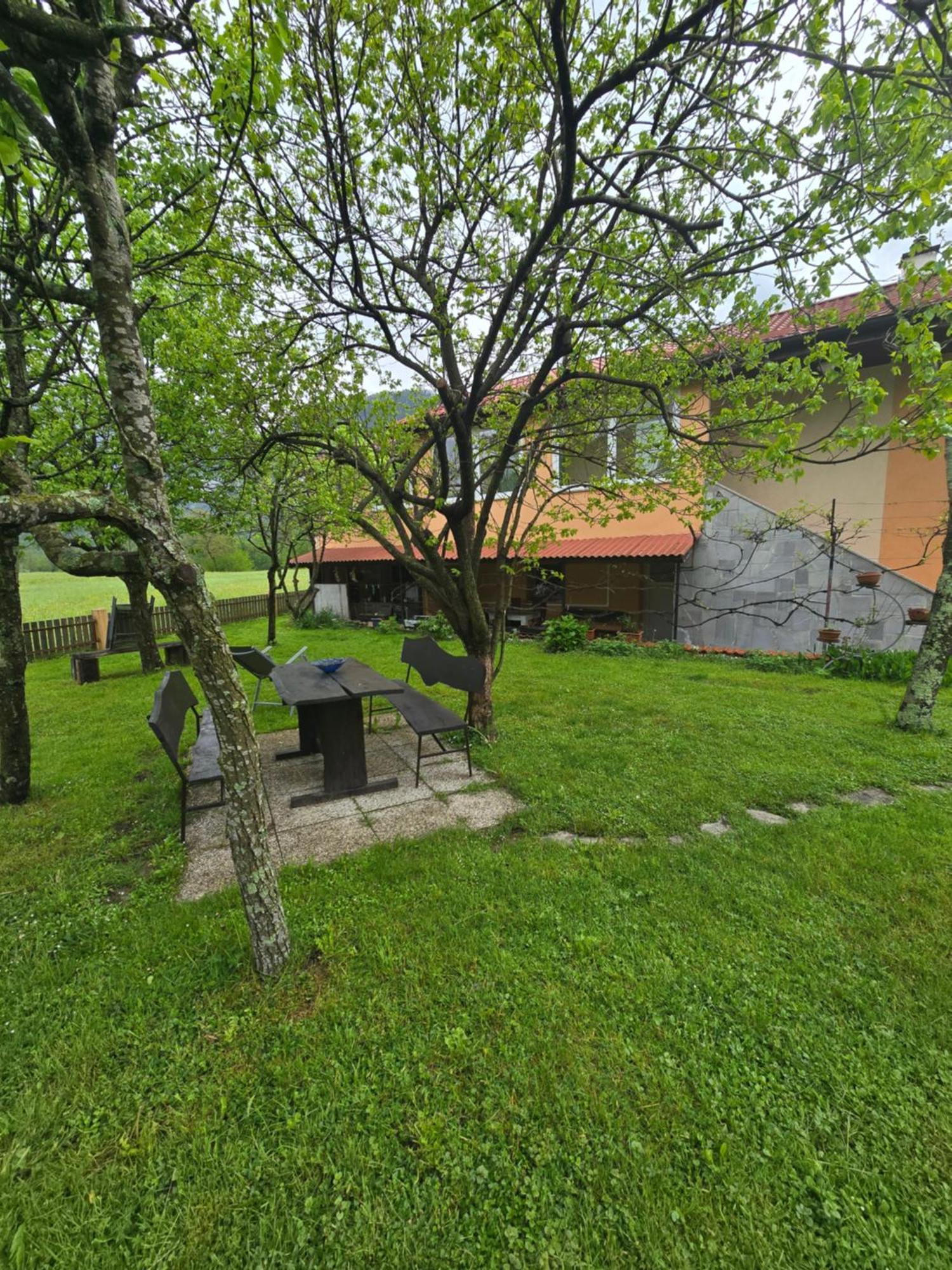 Apartment Sinc Кобарид Екстериор снимка